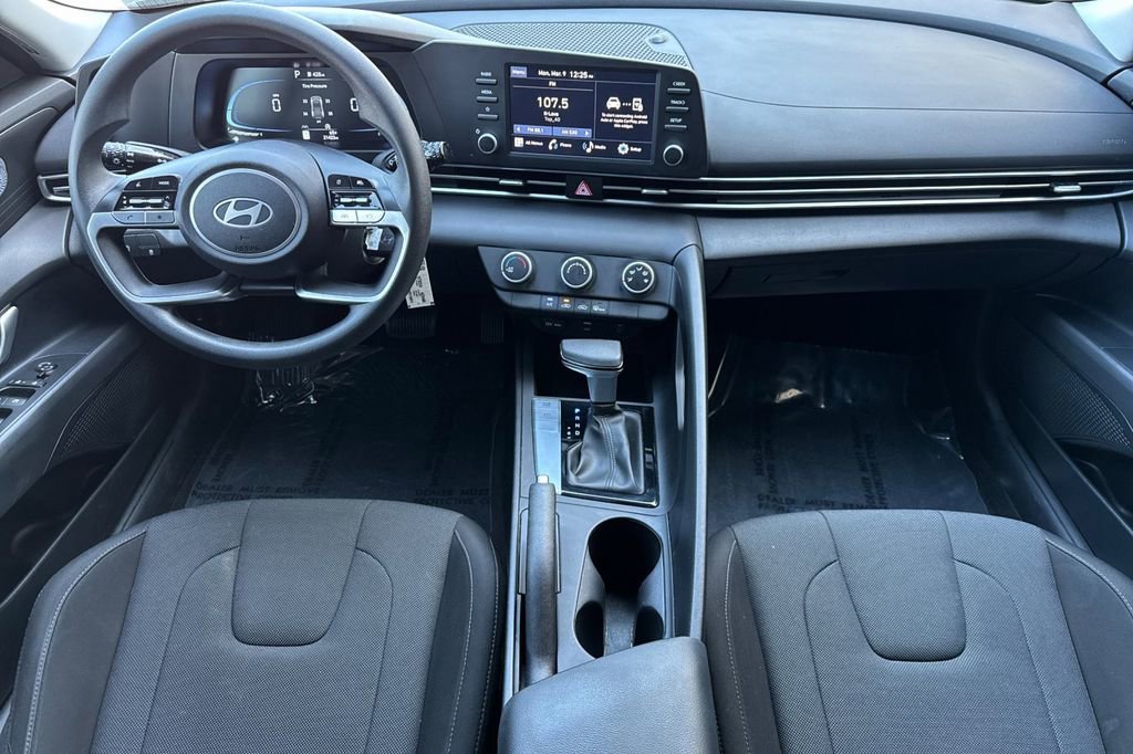 Used 2024 Hyundai Elantra SE image 4