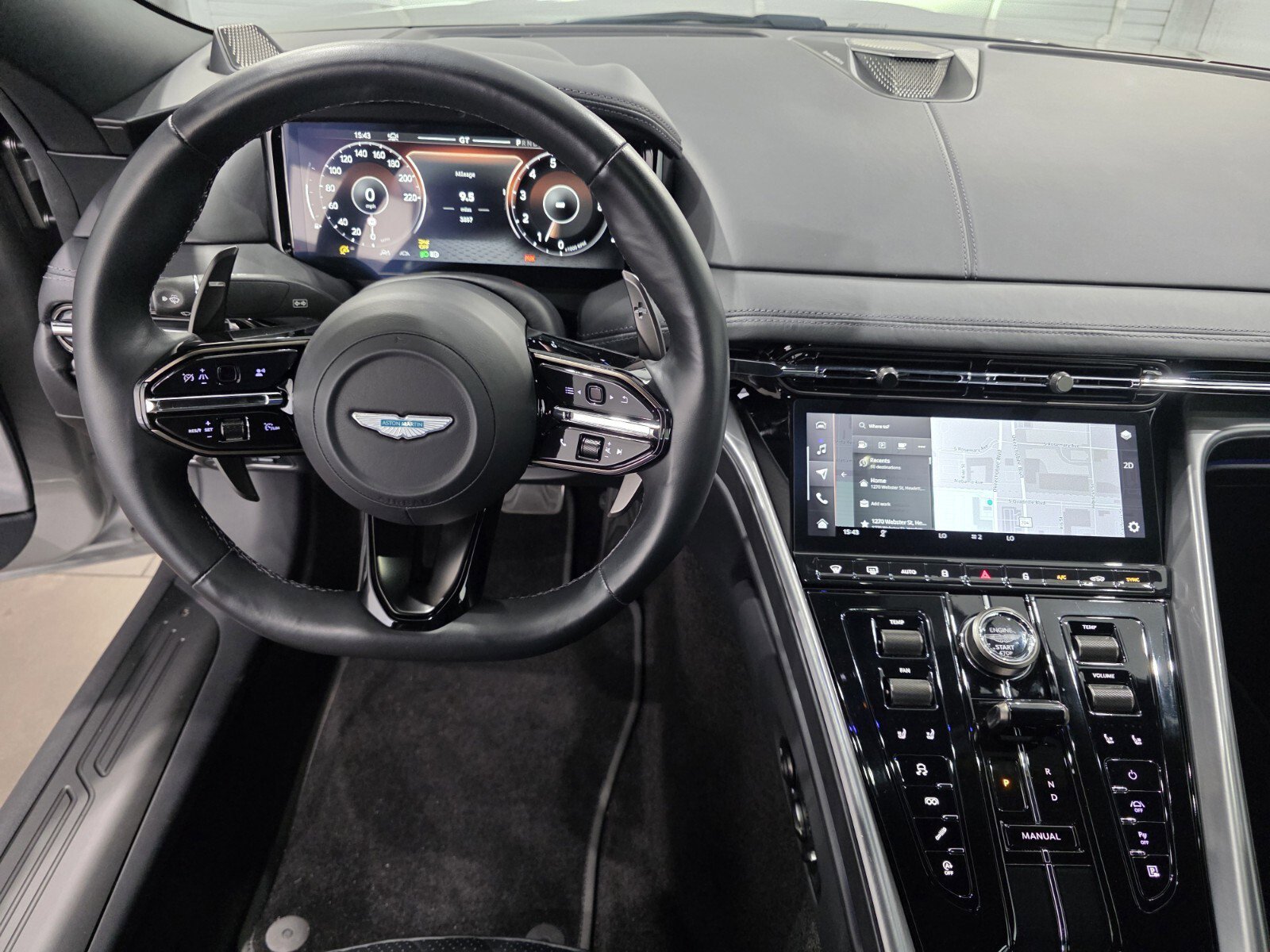 Used 2024 Aston Martin DB12 Coupe RWD image 10