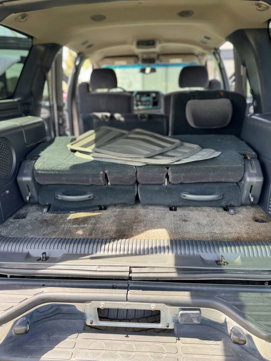 Used 2002 GMC Yukon SLE image 15