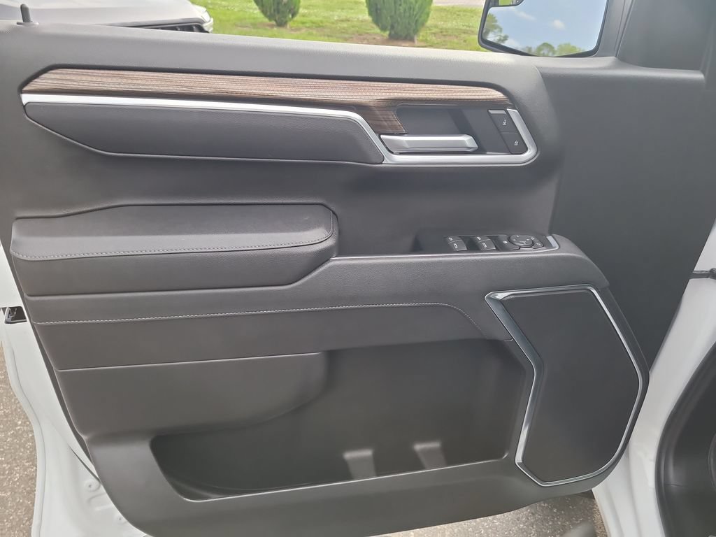 Used 2026 Chevrolet Silverado 1500 RST w/ RST Select Package RWD image 17