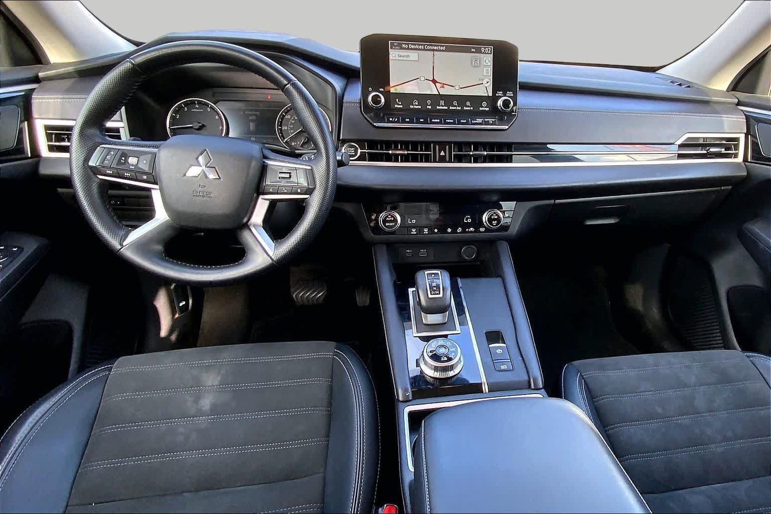 Used 2023 Mitsubishi Outlander SE AWD/4WD image 15