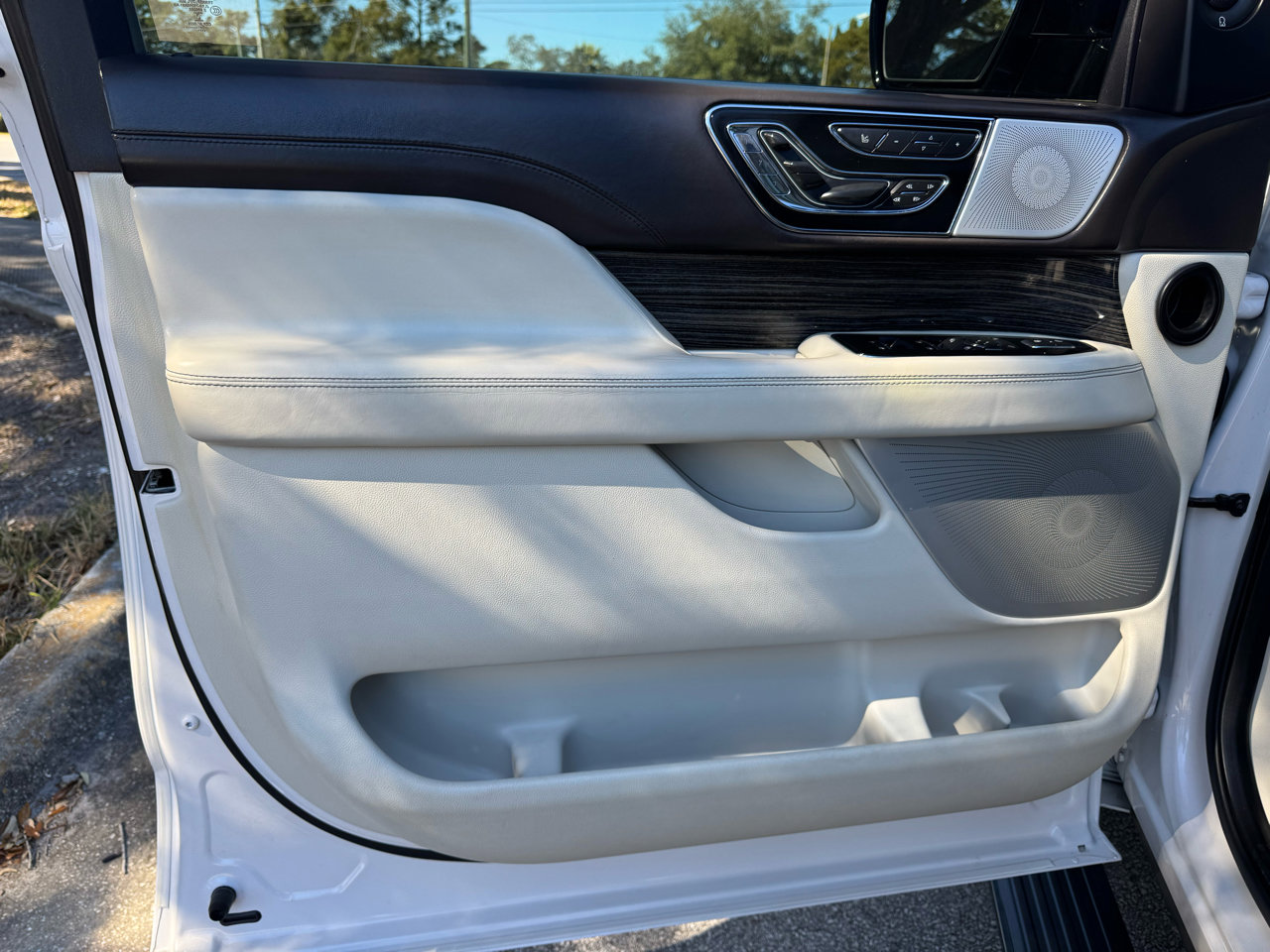 Used 2018 Lincoln Navigator Black Label w/ Cargo Package image 38