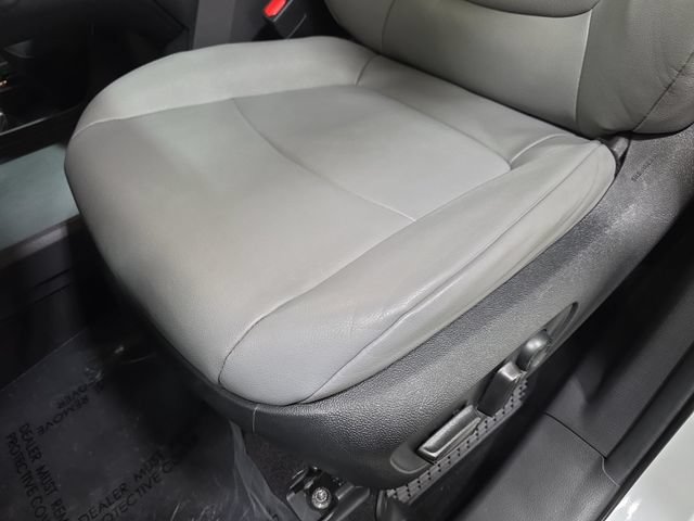 Certified 2024 Toyota Sienna XLE FWD image 24