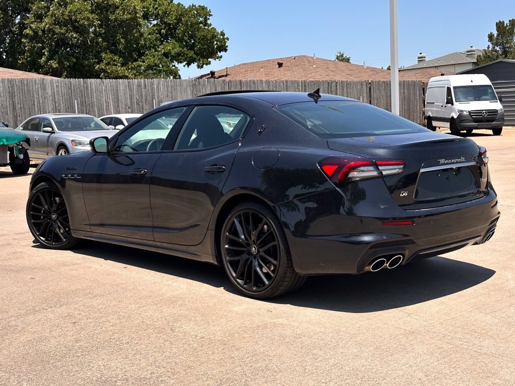 Used 2024 Maserati Ghibli Modena Q4 AWD/4WD image 3