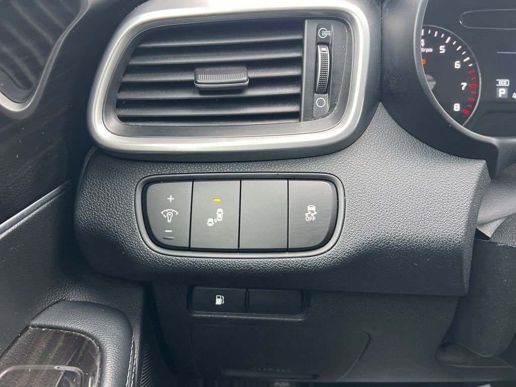 Used 2019 Kia Sorento LX w/ LX Convenience Package image 15