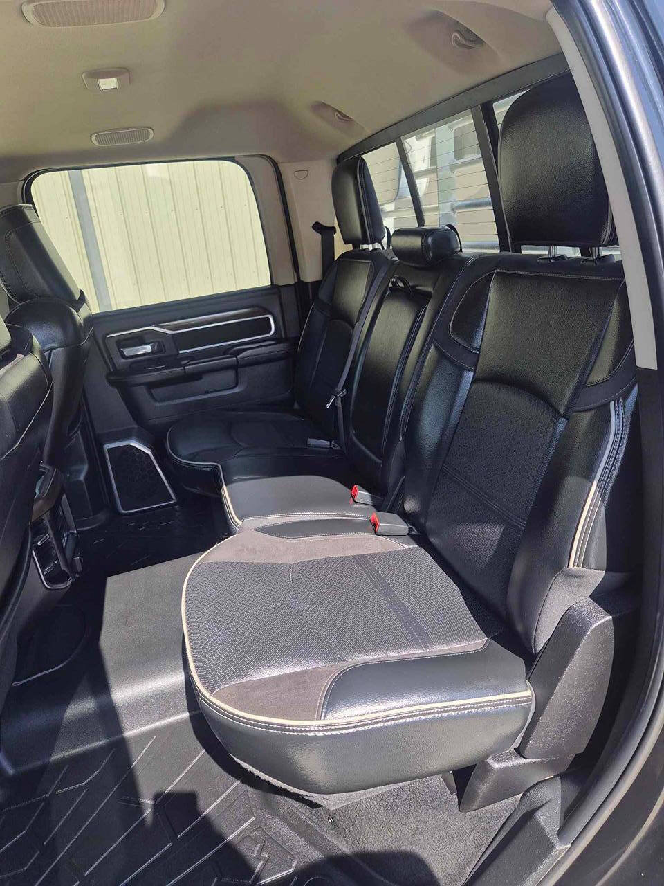 Used 2022 RAM 3500 Laramie AWD/4WD image 17