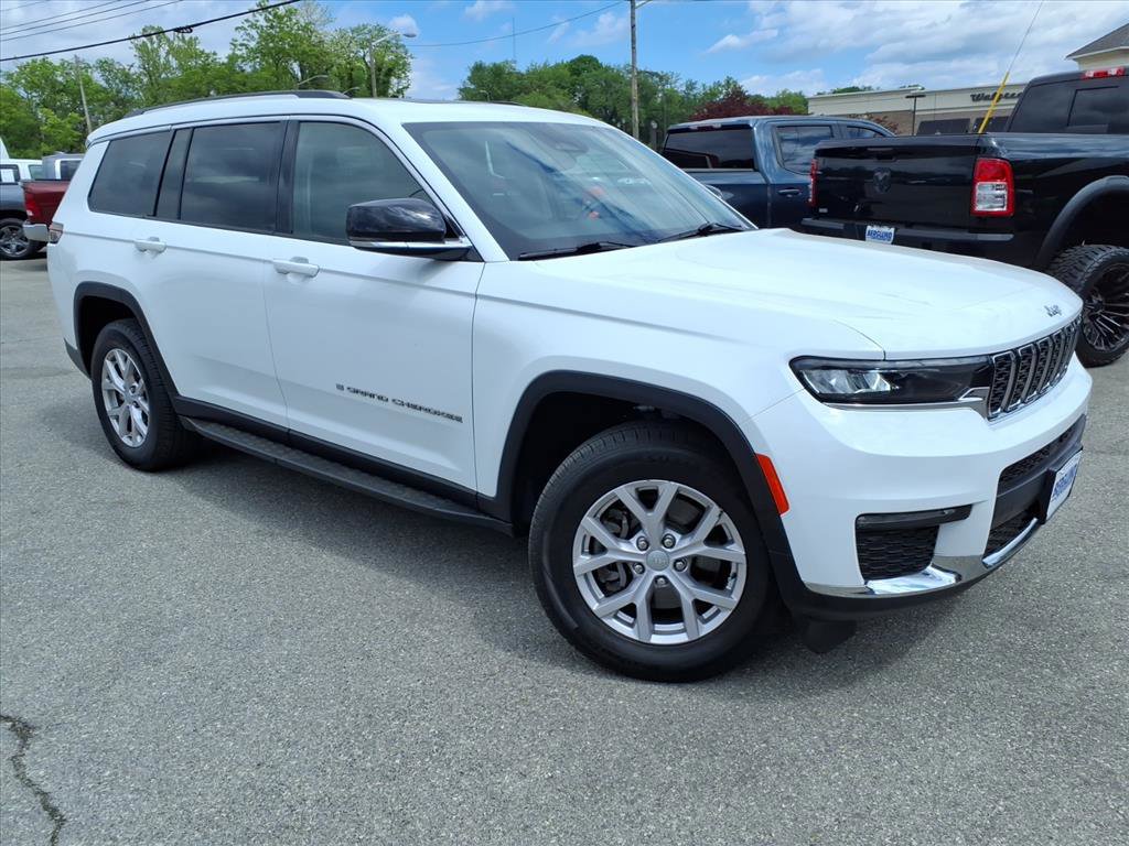 Used 2022 Jeep Grand Cherokee L Limited AWD/4WD image 2