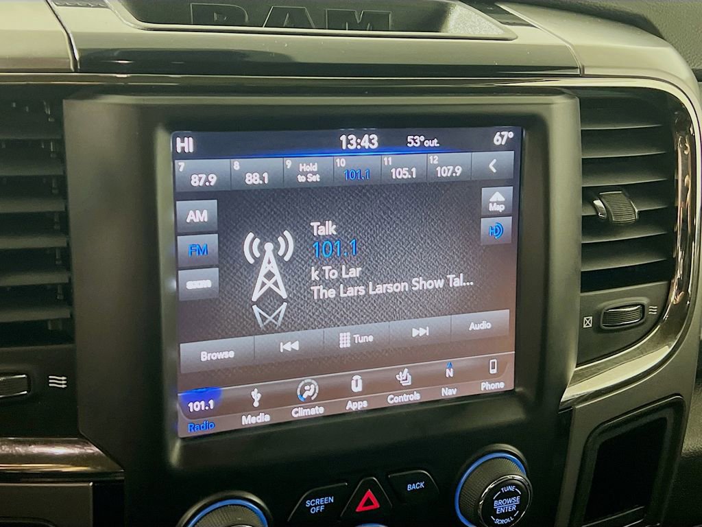 Used 2018 RAM 2500 Big Horn w/ Sport Appearance Group AWD/4WD image 13