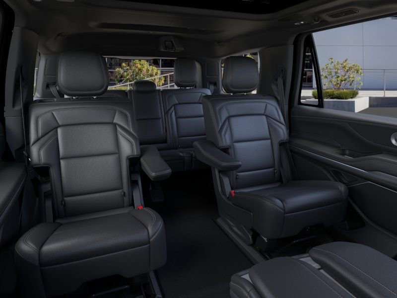 New 2025 Lincoln Navigator Reserve w/ Jet Appearance Package image 11