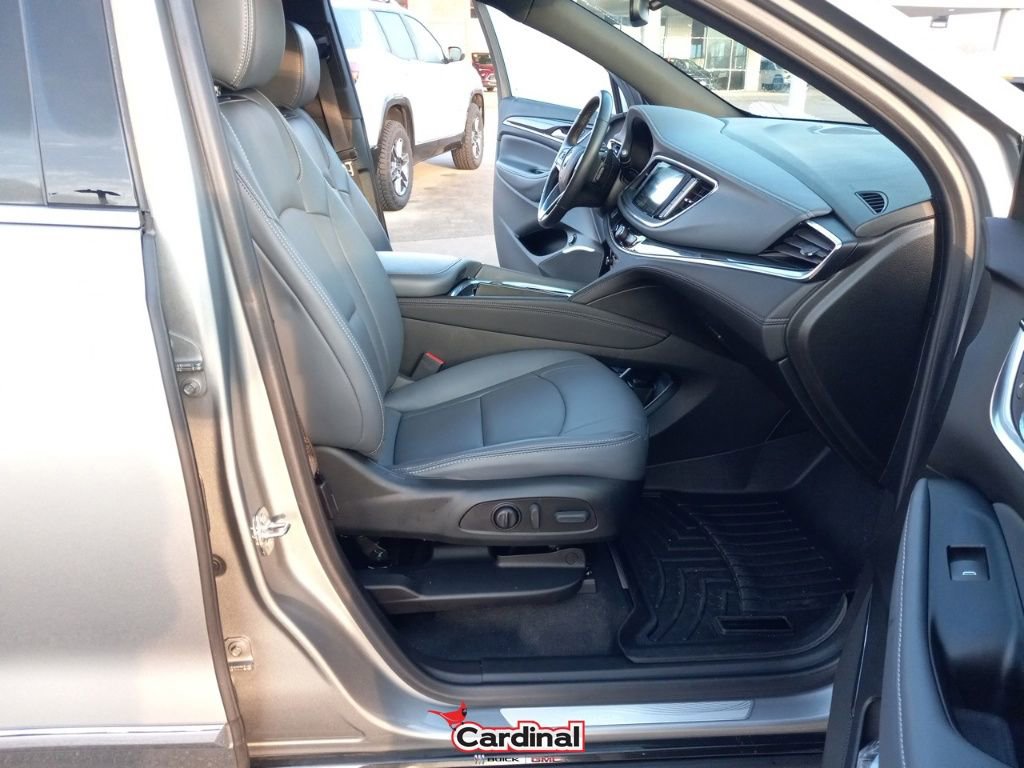 Used 2023 Buick Enclave Essence w/ Sport Touring Edition image 21