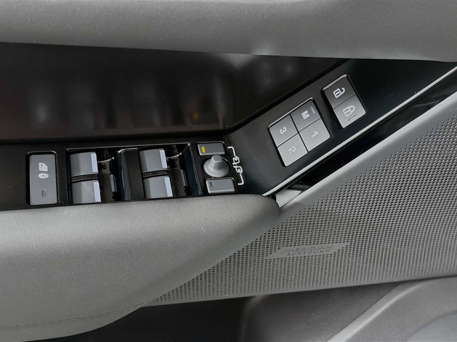 New 2026 Land Rover Range Rover Velar Dynamic SE AWD/4WD image 19
