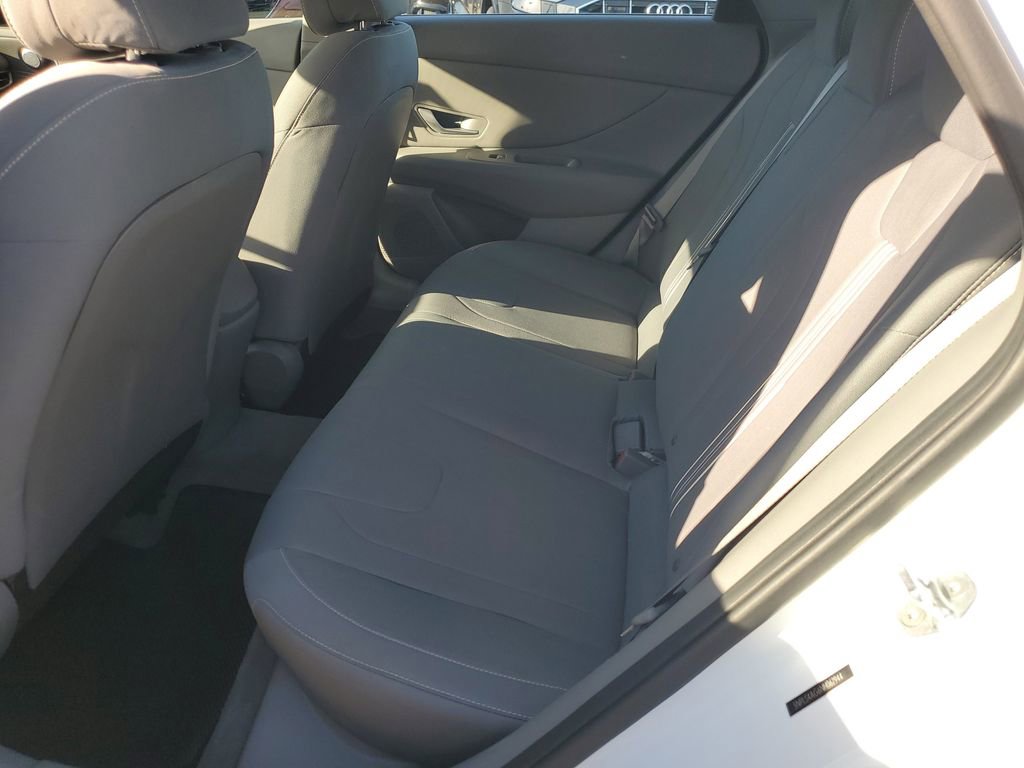 Used 2022 Hyundai Elantra SEL w/ Convenience Package image 10