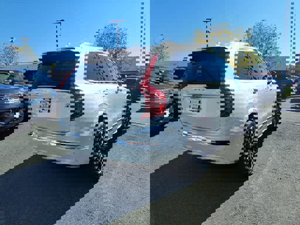 Used 2024 Volvo XC90 B6 Plus w/ Protection Package Premier image 4