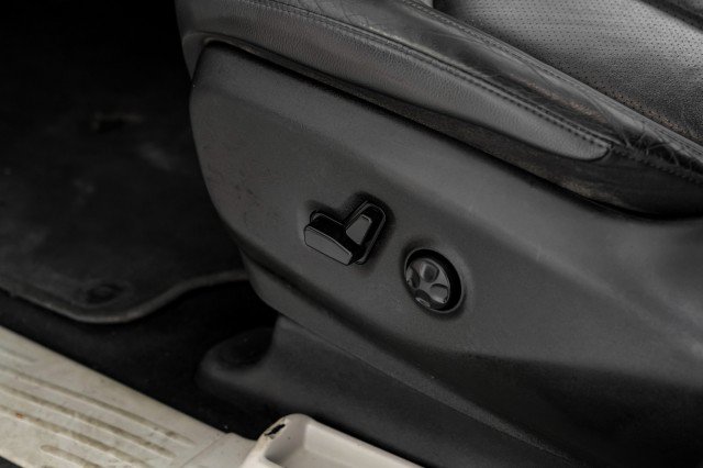 Used 2019 Chrysler Pacifica Touring-L FWD image 30