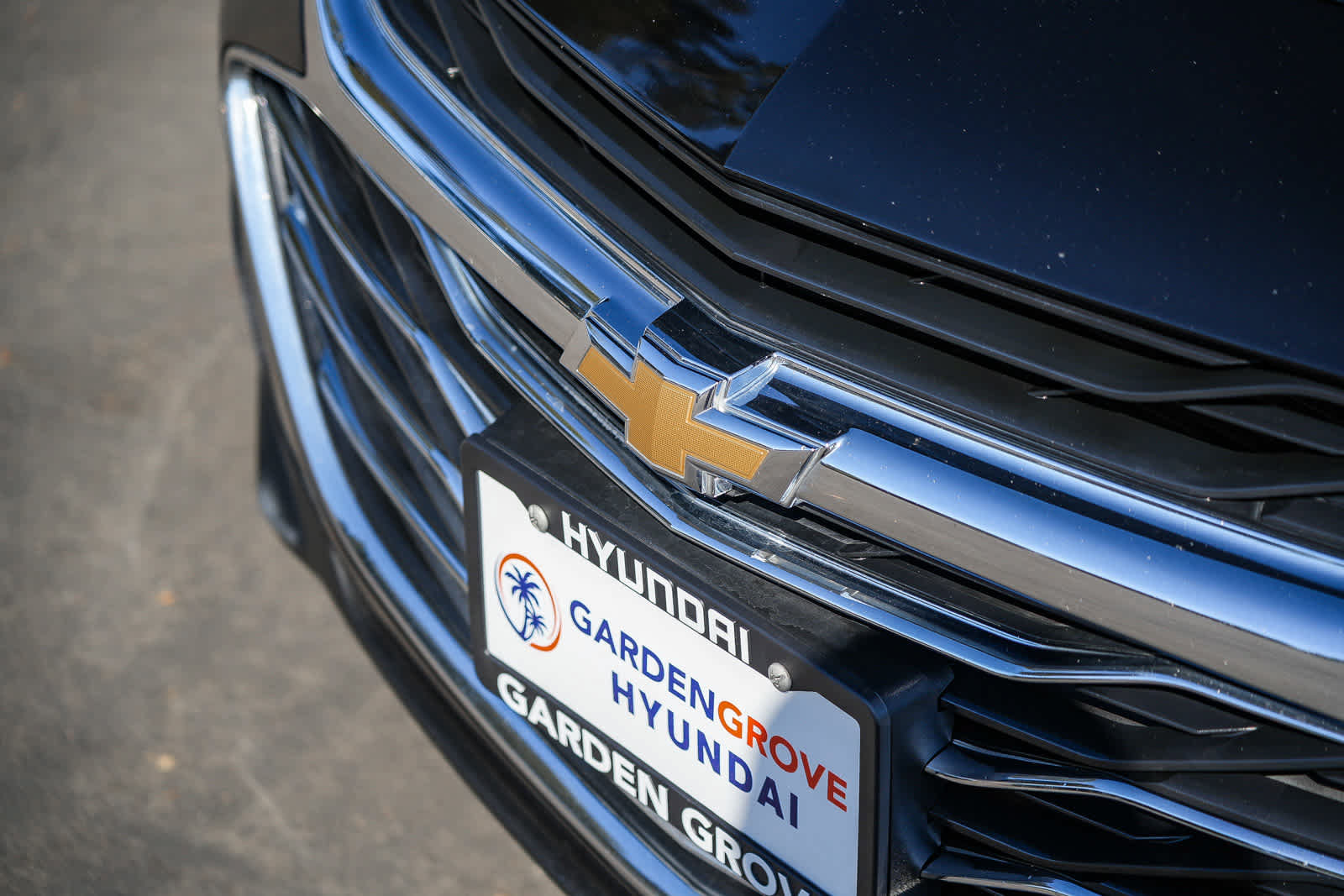 Used 2023 Chevrolet Malibu LS FWD image 2