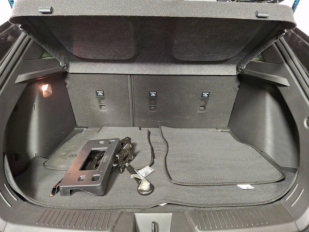 Used 2025 Chevrolet Trax RS image 28