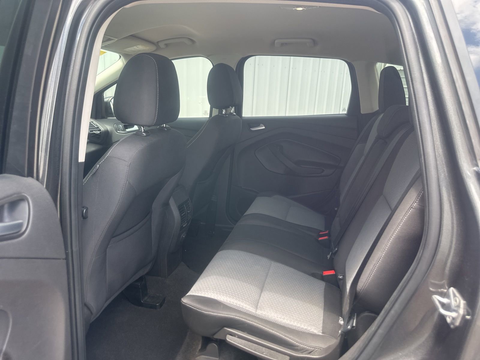 Used 2017 Ford Escape SE FWD image 12