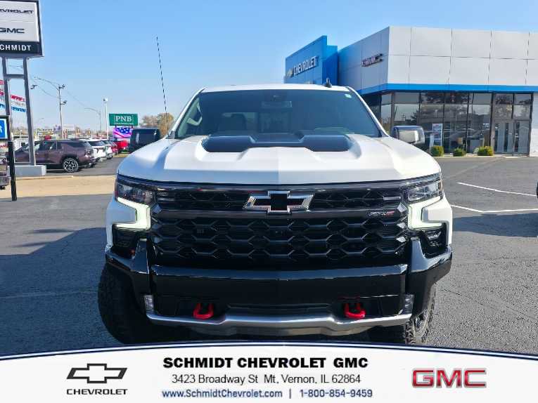 Used 2024 Chevrolet Silverado 1500 ZR2 image 2