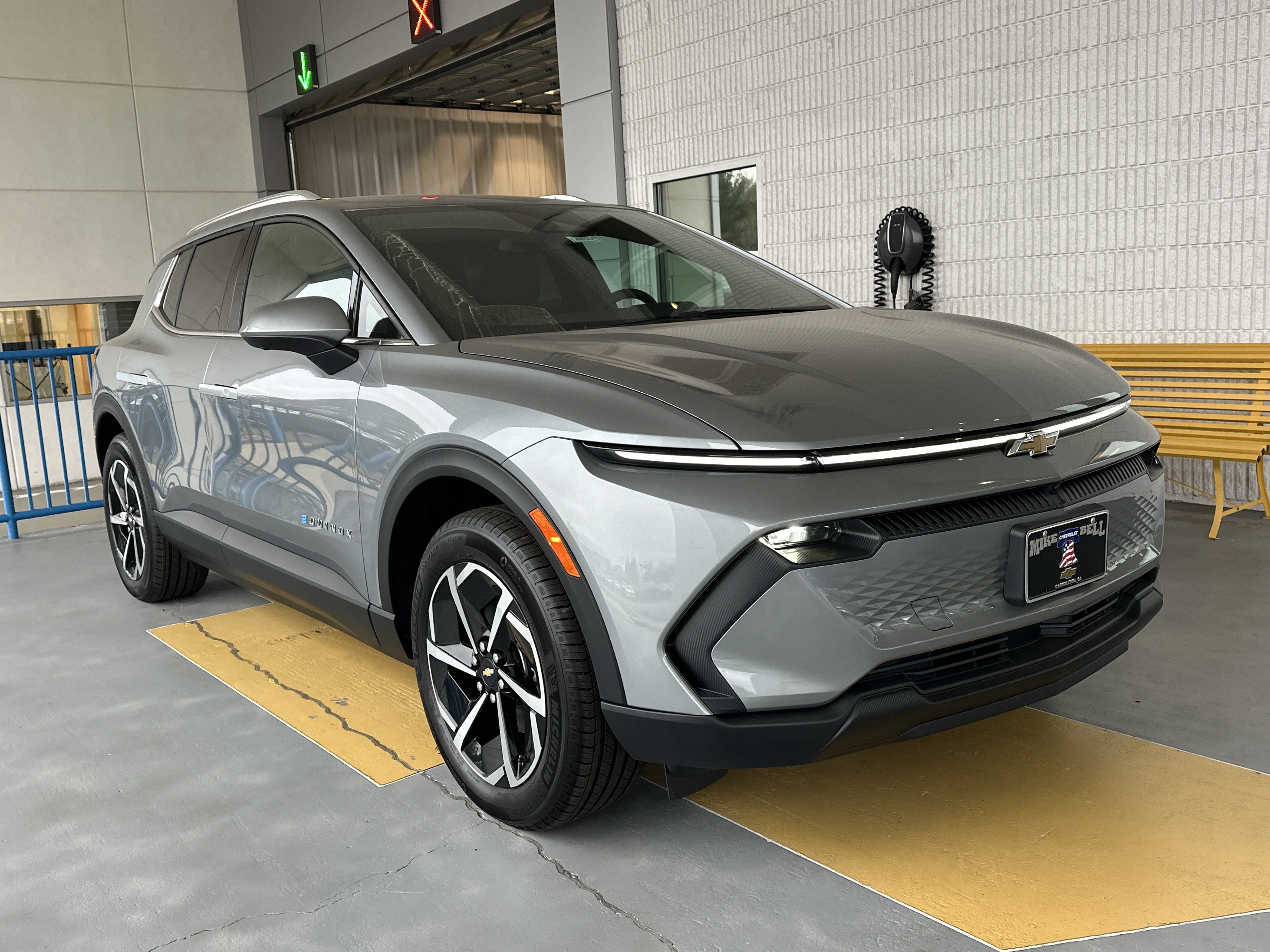 New 2026 Chevrolet Equinox EV LT AWD/4WD image 2