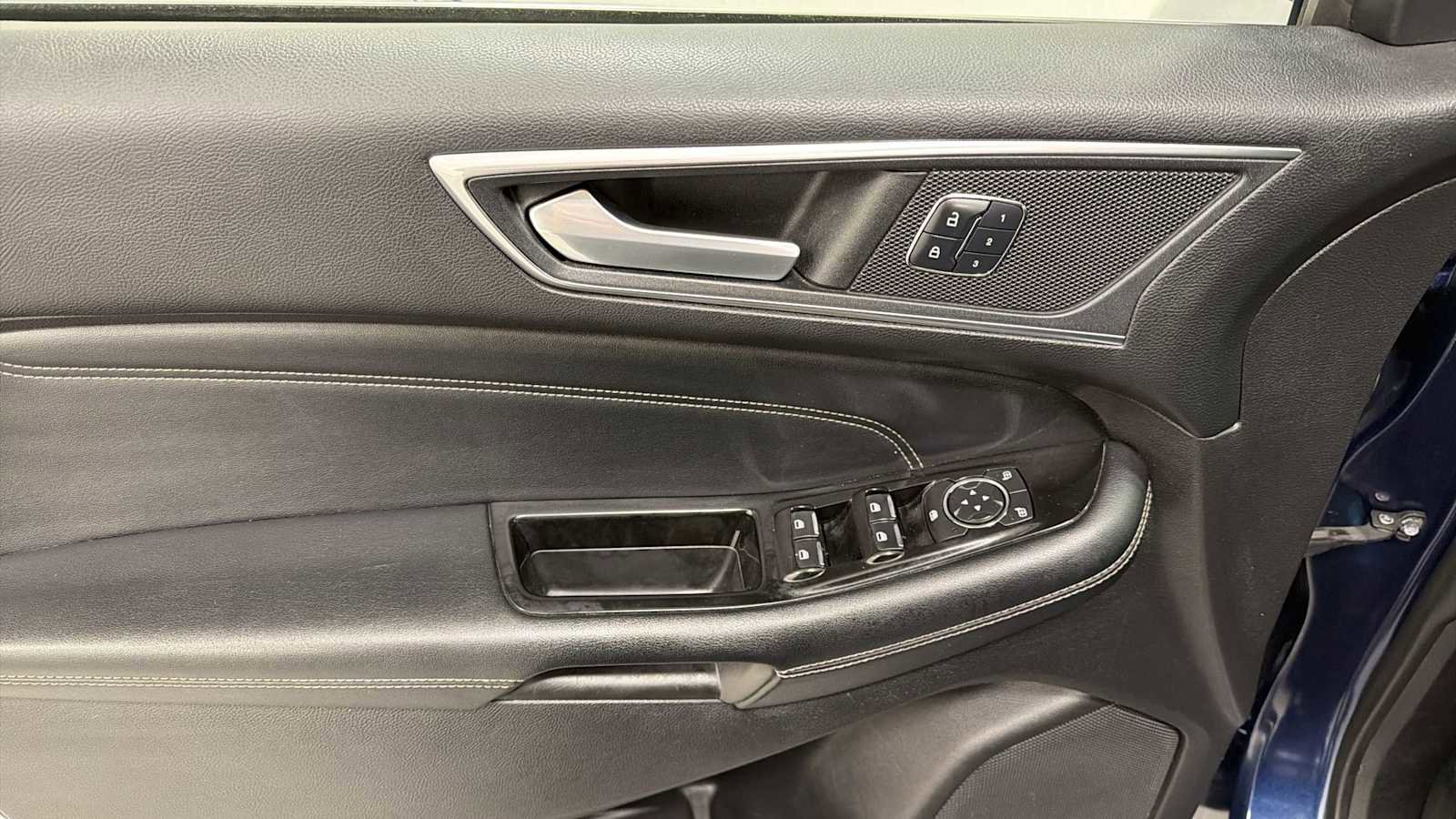 Used 2017 Ford Edge Titanium w/ Equipment Group 301A image 15