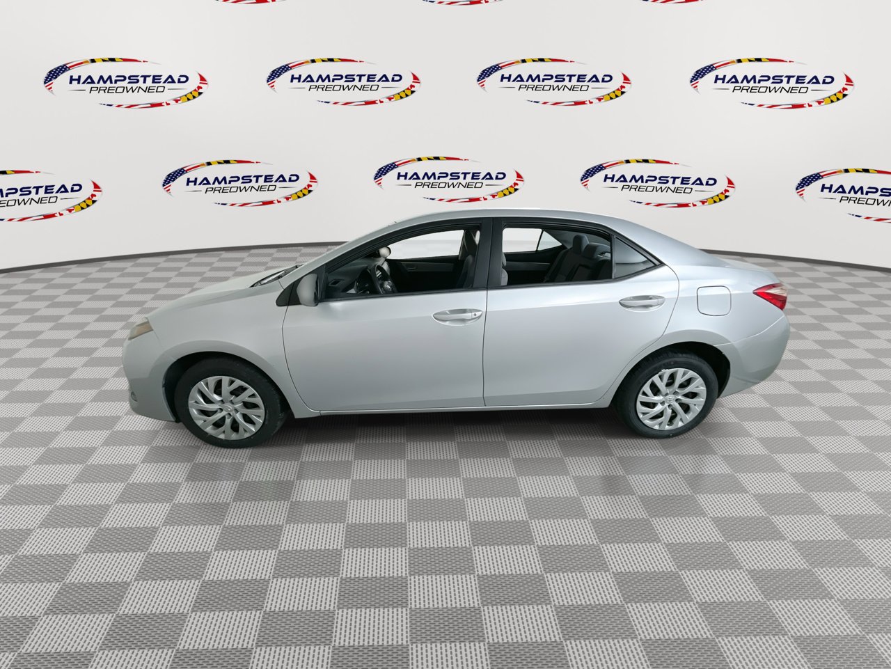 Used 2017 Toyota Corolla LE image 5
