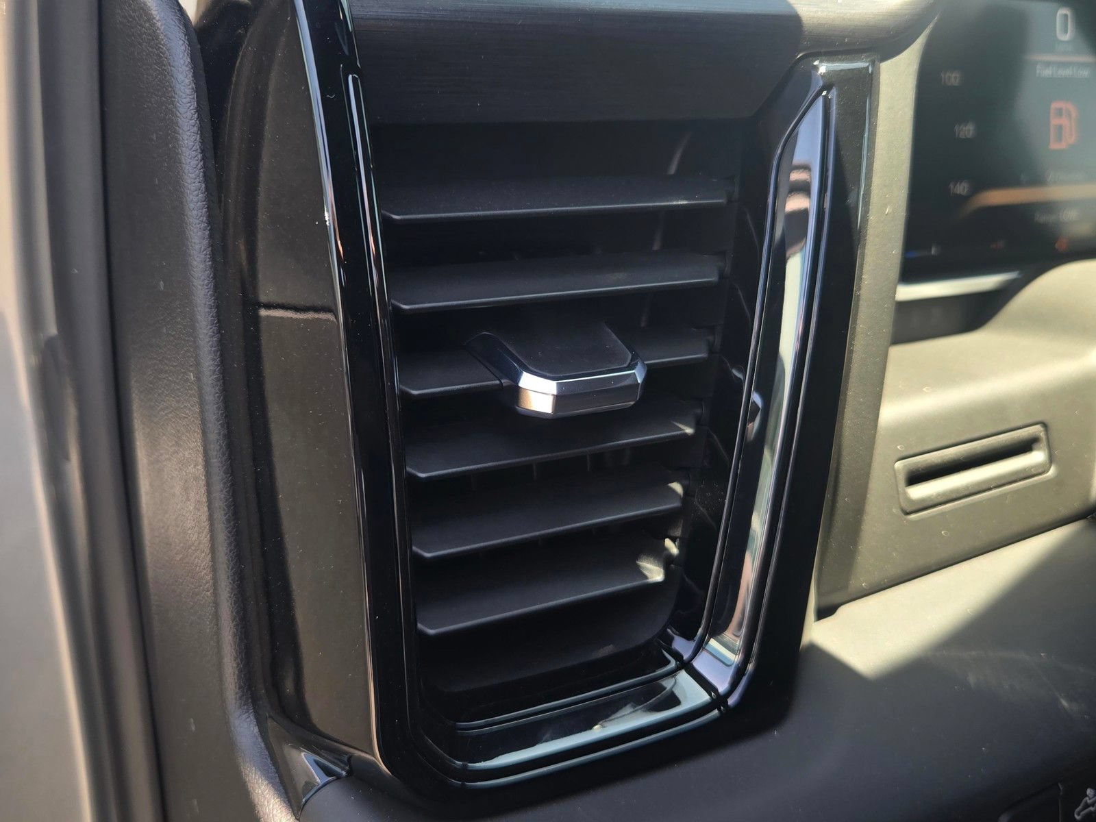 New 2026 GMC Sierra 2500 AT4 w/ Max Trailering Package AWD/4WD image 11