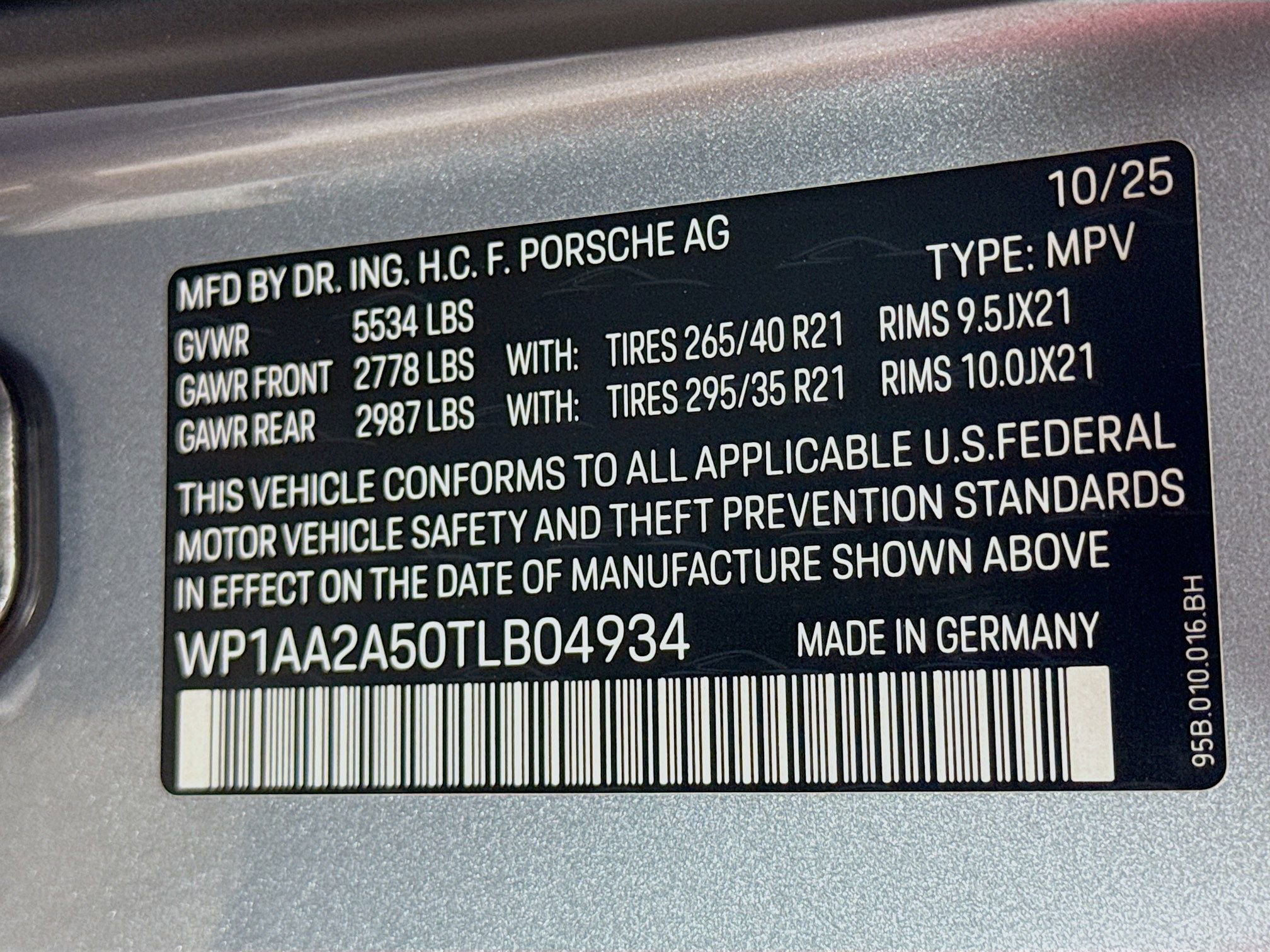 Certified 2026 Porsche Macan image 27