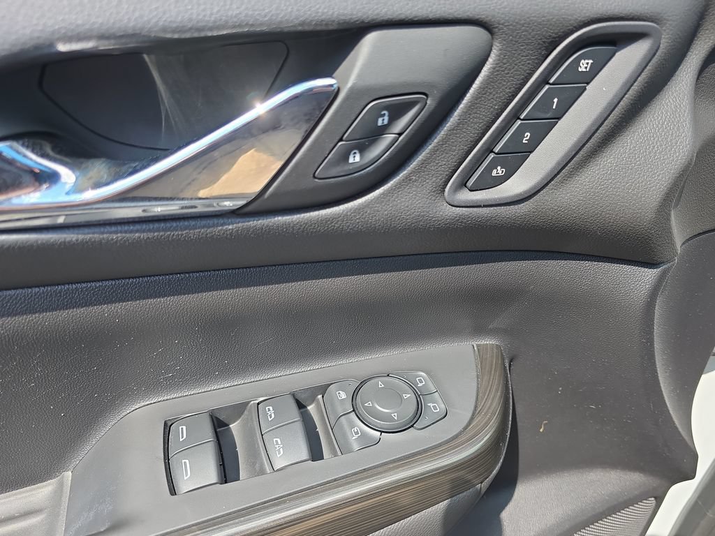 Used 2023 GMC Acadia SLT w/ Preferred Package FWD image 31