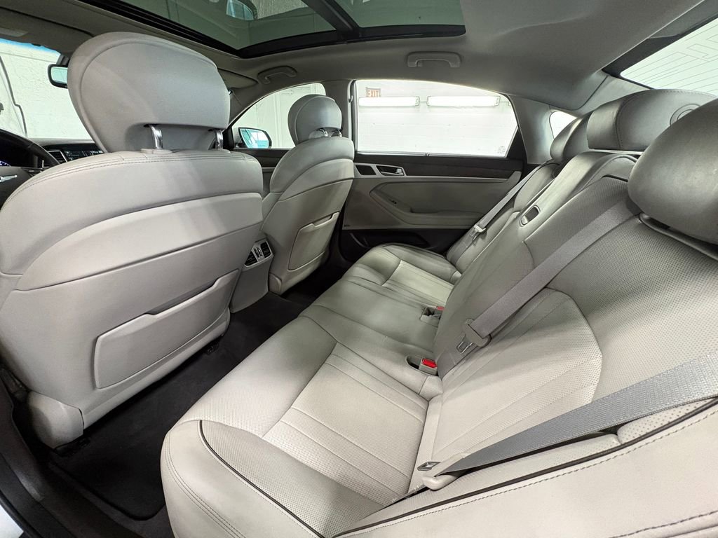 Used 2017 Genesis G80 3.8 w/ Option Group 03 image 24