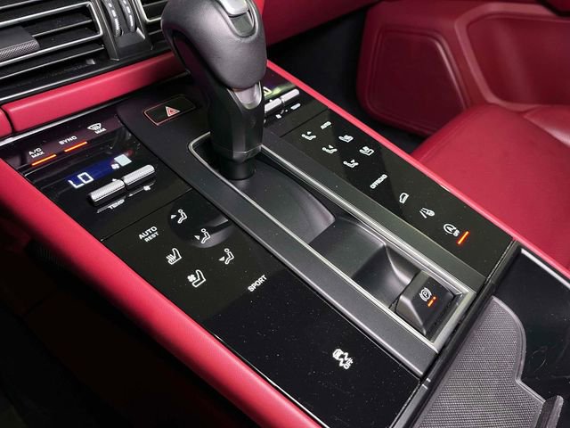 Certified 2023 Porsche Macan Turbo image 35