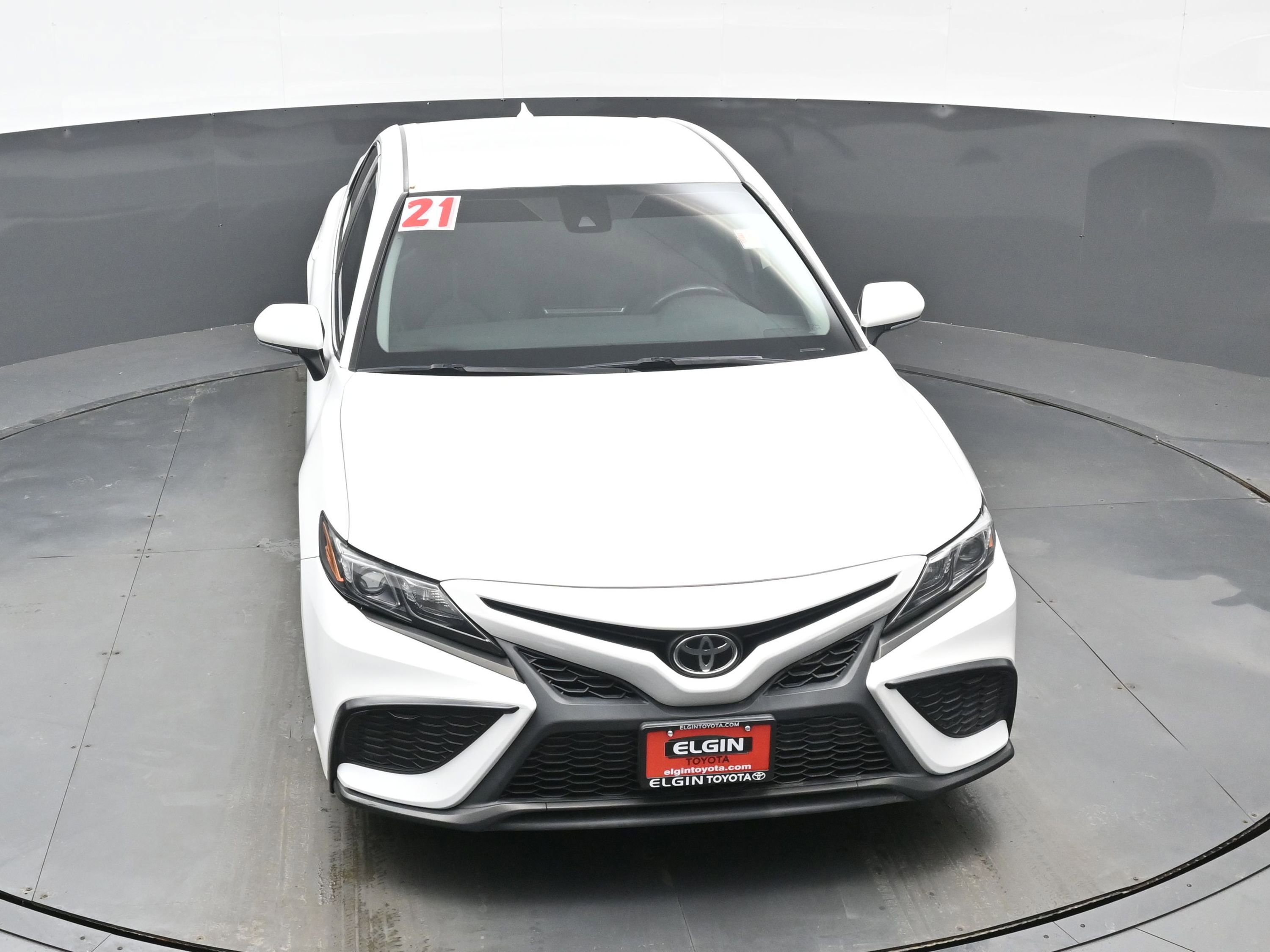Used 2021 Toyota Camry SE w/ Cold Weather Package image 35