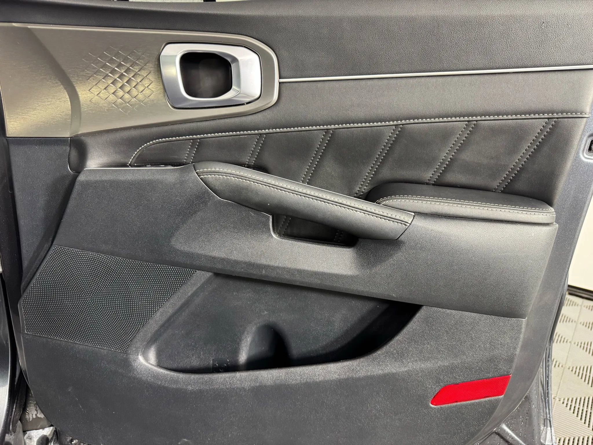 Used 2022 Kia Sorento SX image 46