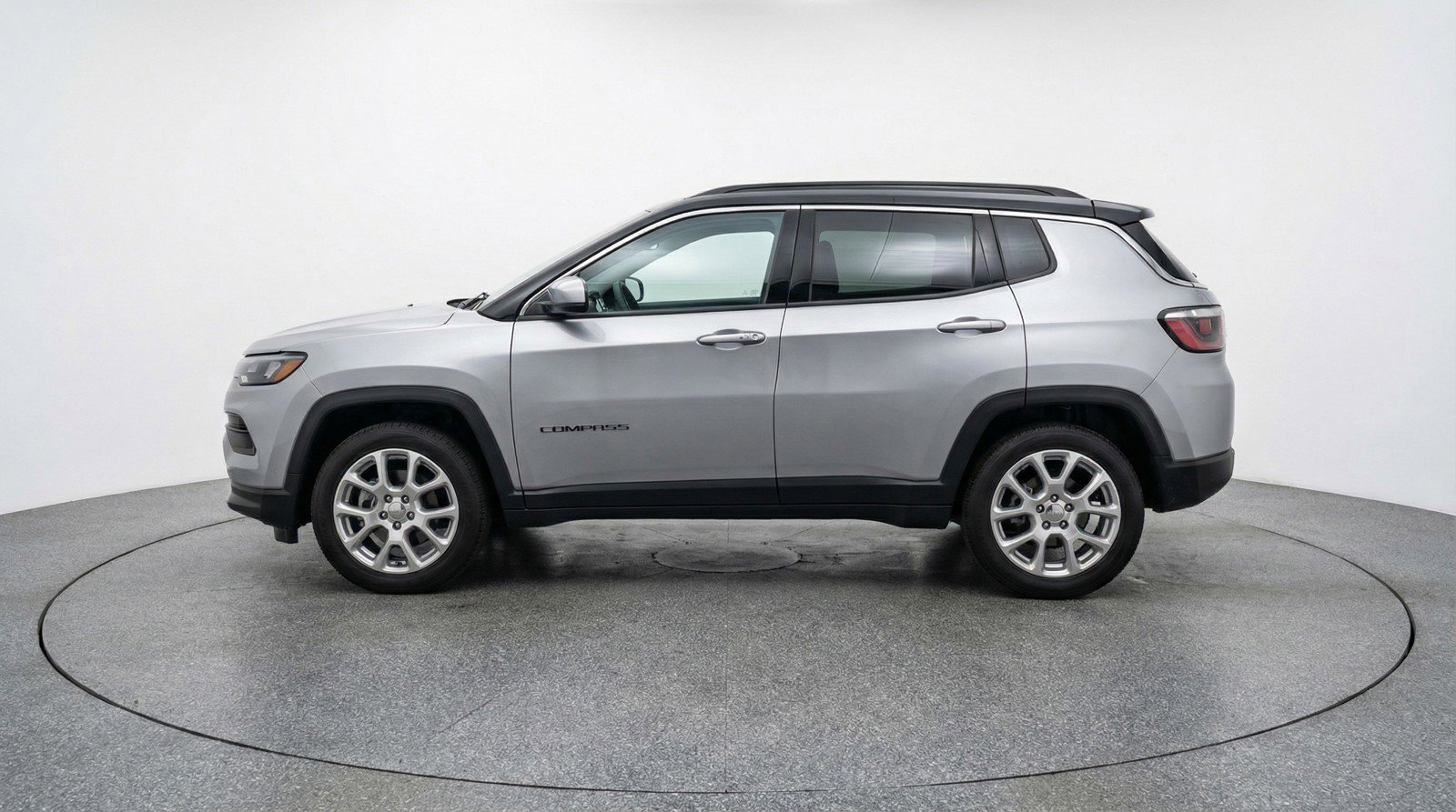 Used 2025 Jeep Compass Limited image 5