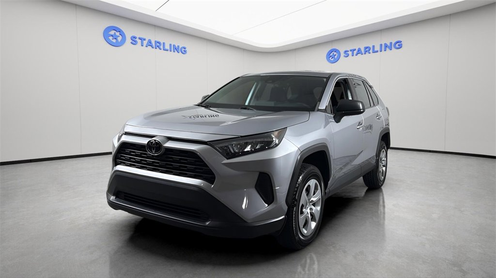 Used 2022 Toyota RAV4 LE image 16