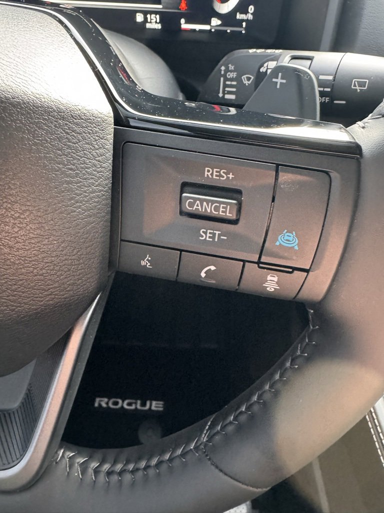 Used 2025 Nissan Rogue Platinum w/ Platinum Premium Package image 34