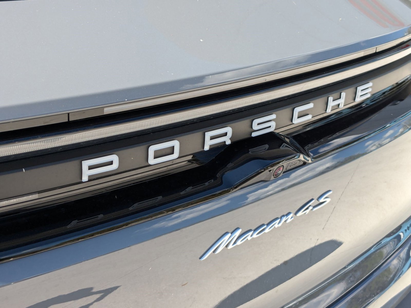 New 2025 Porsche Macan 4S Electric image 12