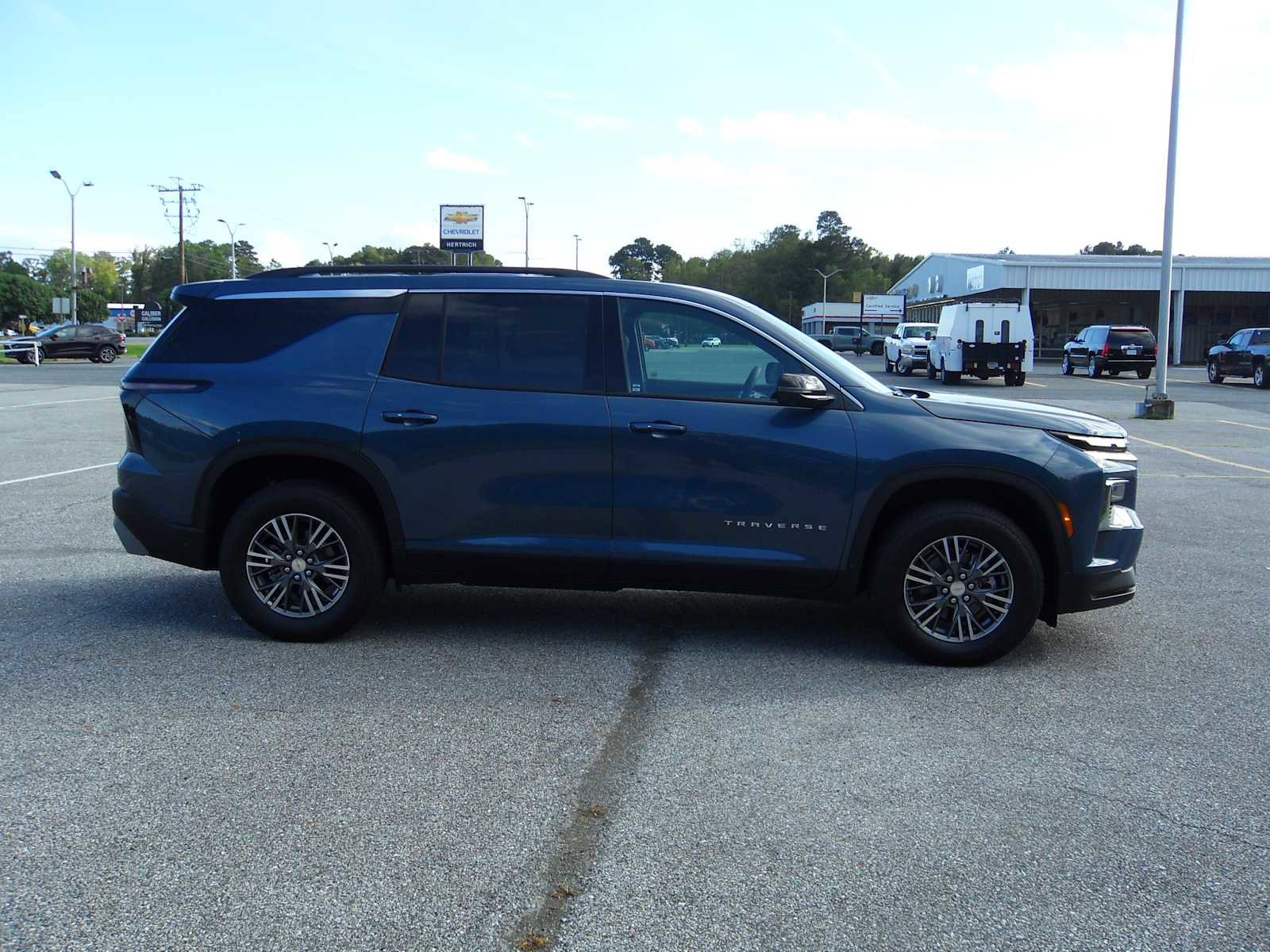 New 2026 Chevrolet Traverse LT w/ Driver Confidence Package image 6