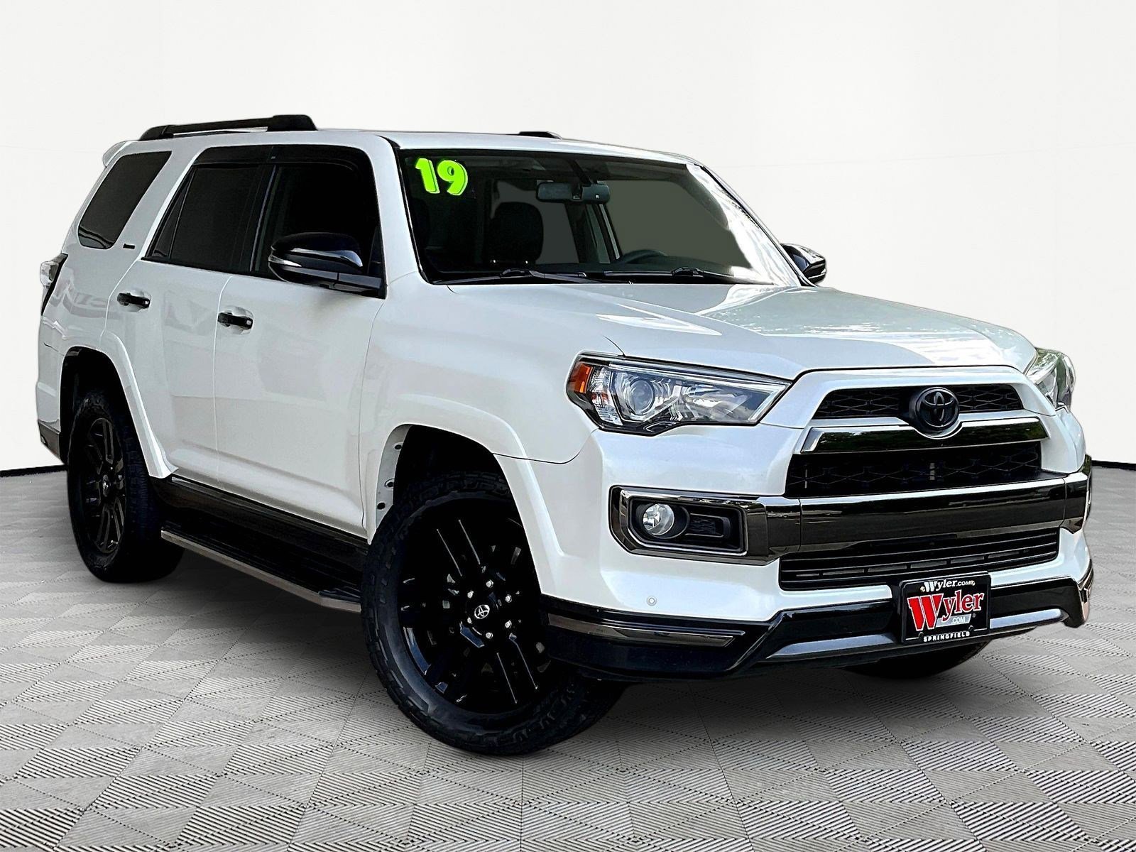 Used 2019 Toyota 4Runner Limited AWD/4WD image 3