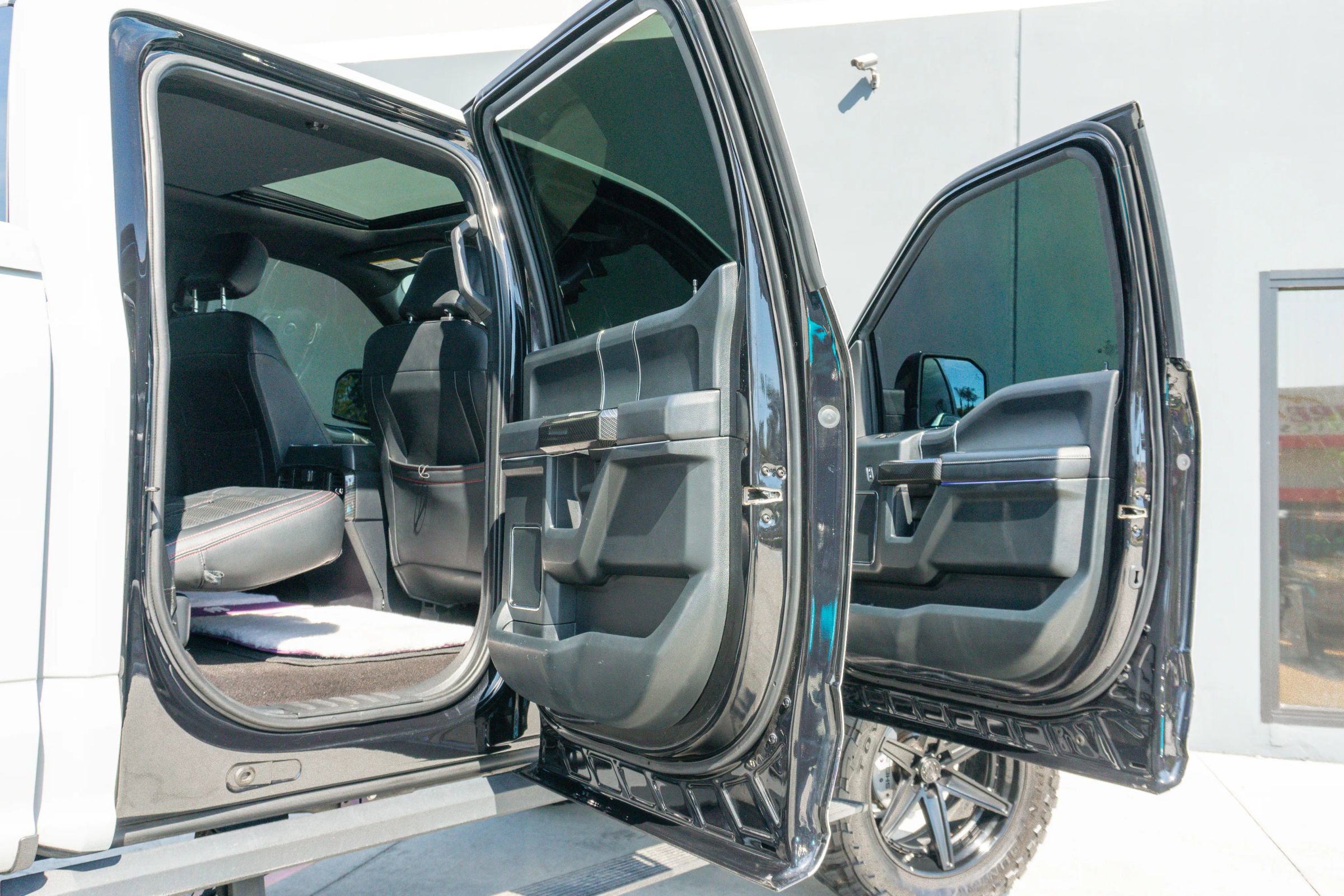 Used 2020 Ford F150 Lariat w/ Equipment Group 502A Luxury image 60