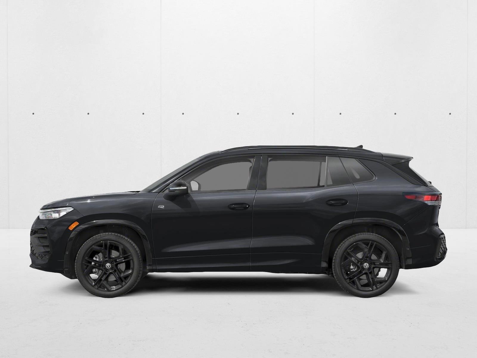 New 2026 Volkswagen Tiguan SE R-Line FWD image 3