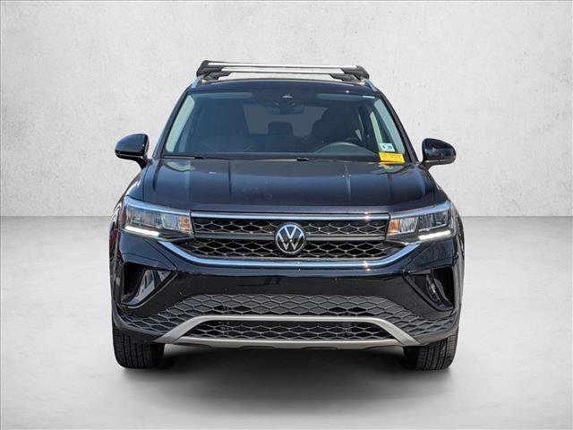Used 2024 Volkswagen Taos SE image 2
