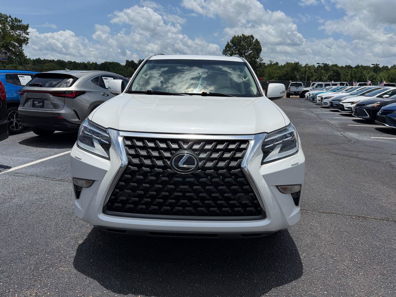Used 2020 Lexus GX 460 Premium w/ Premium Package AWD/4WD image 3