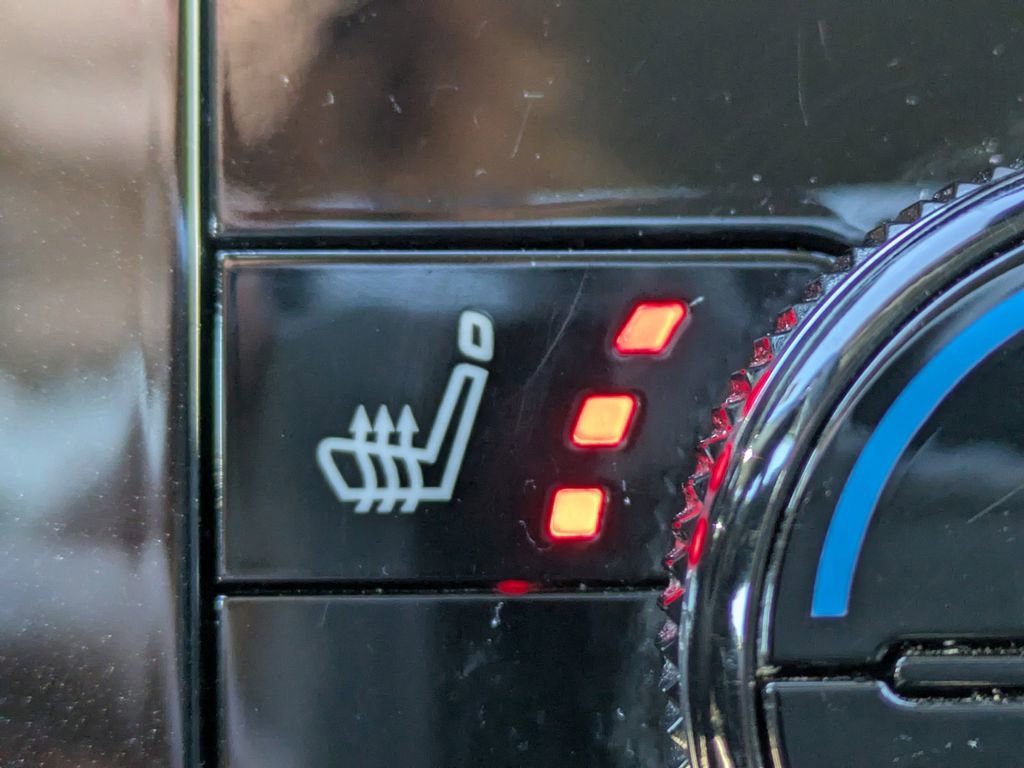 Certified 2024 Nissan Pathfinder SV image 23