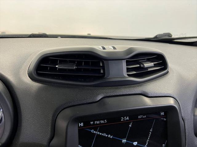 Certified 2022 Jeep Renegade Altitude w/ Sun/Sound Group image 27