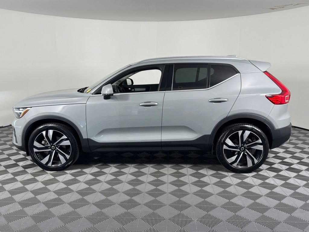 Certified 2024 Volvo XC40 B5 Plus w/ Protection Package Premier AWD/4WD image 12