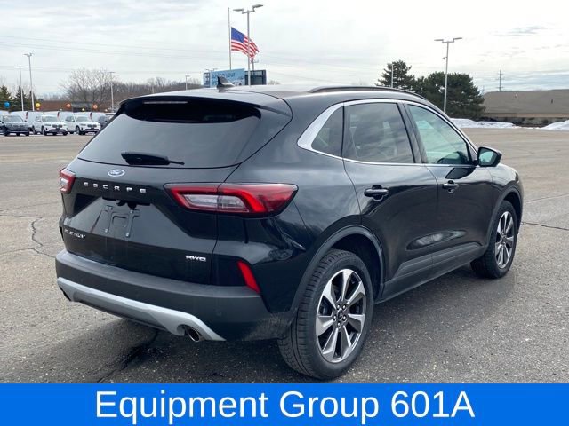 Used 2023 Ford Escape Platinum AWD/4WD image 3