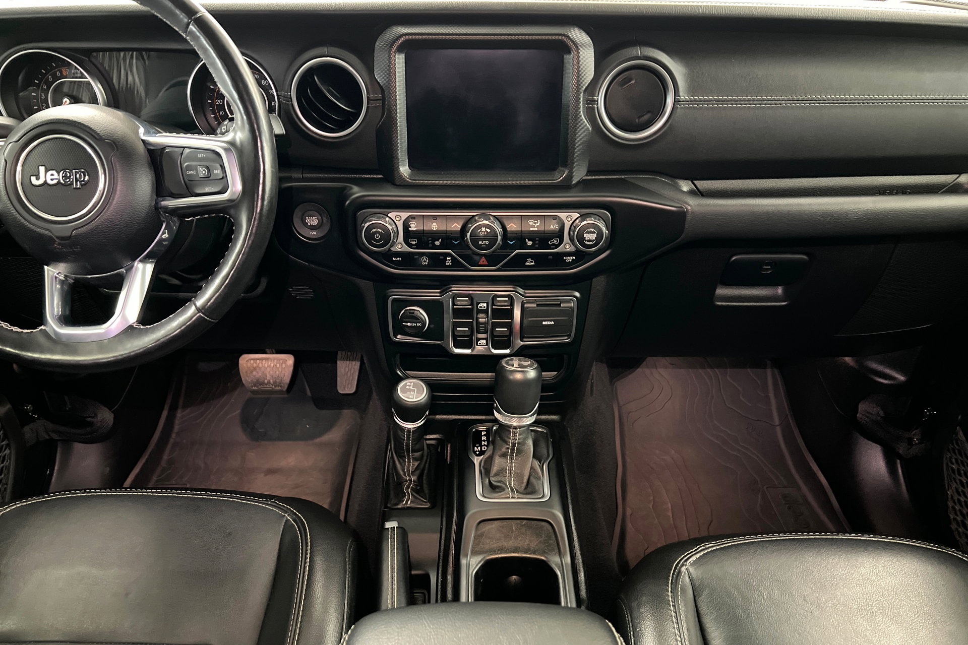 Used 2022 Jeep Wrangler Unlimited Sahara w/ Cold Weather Group image 14