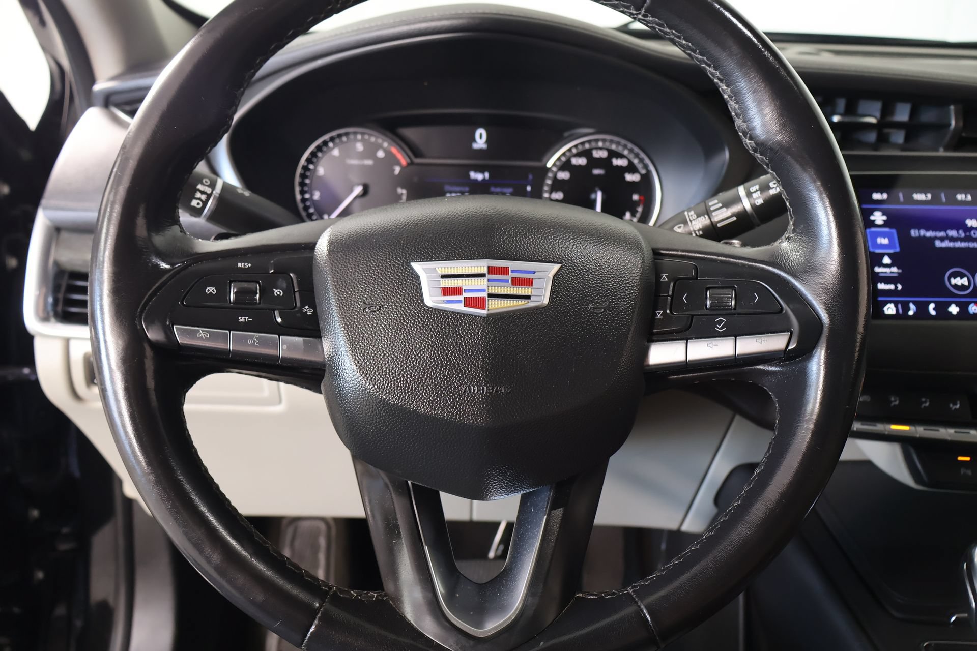 Used 2022 Cadillac XT4 Premium Luxury w/ Safety Alert Package AWD/4WD image 3