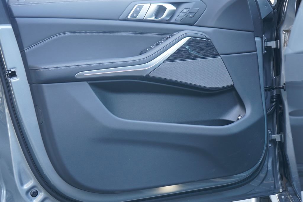 New 2026 BMW X5 xDrive50e w/ M Sport Package image 10
