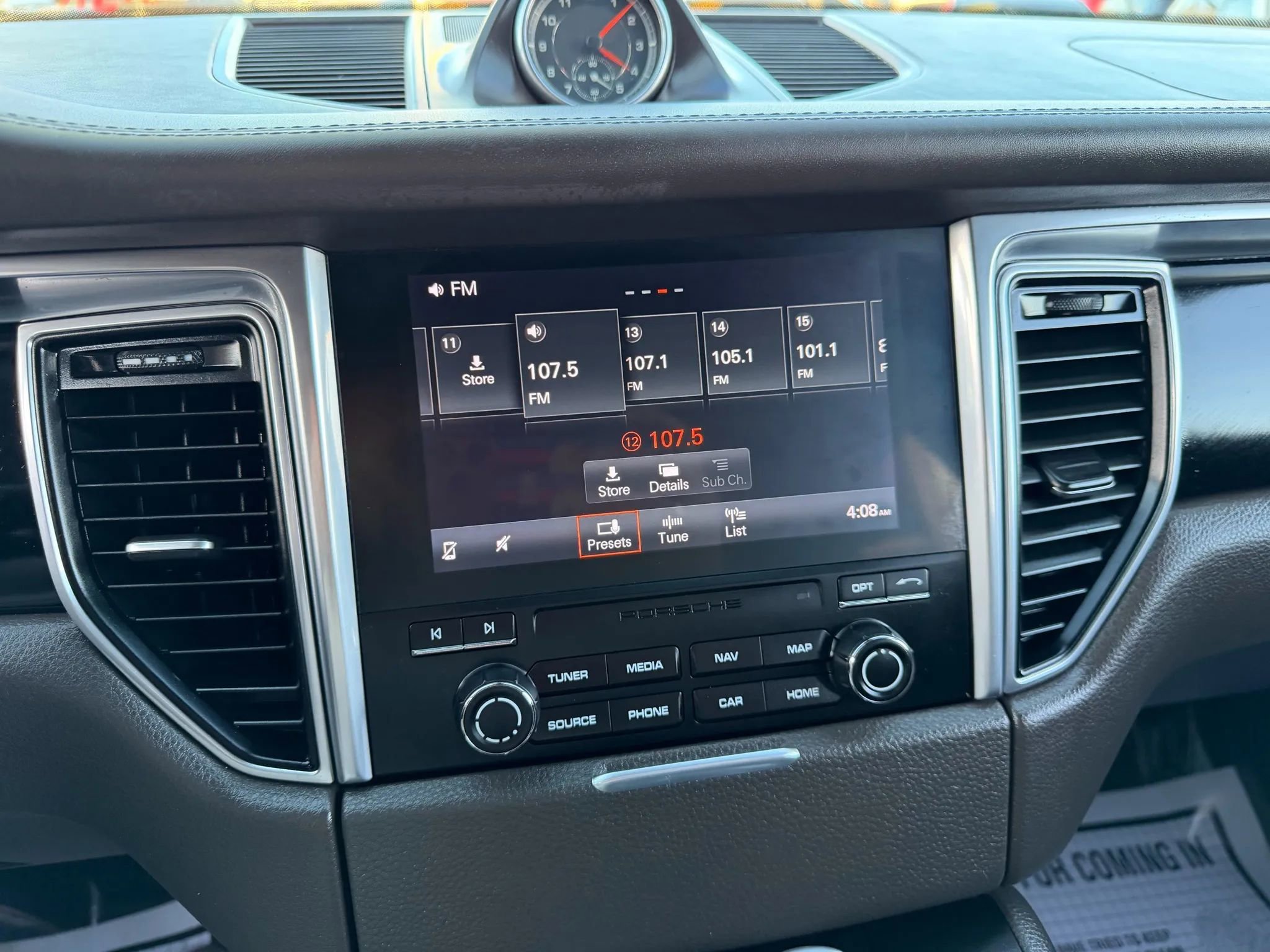 Used 2018 Porsche Macan Sport Edition image 37